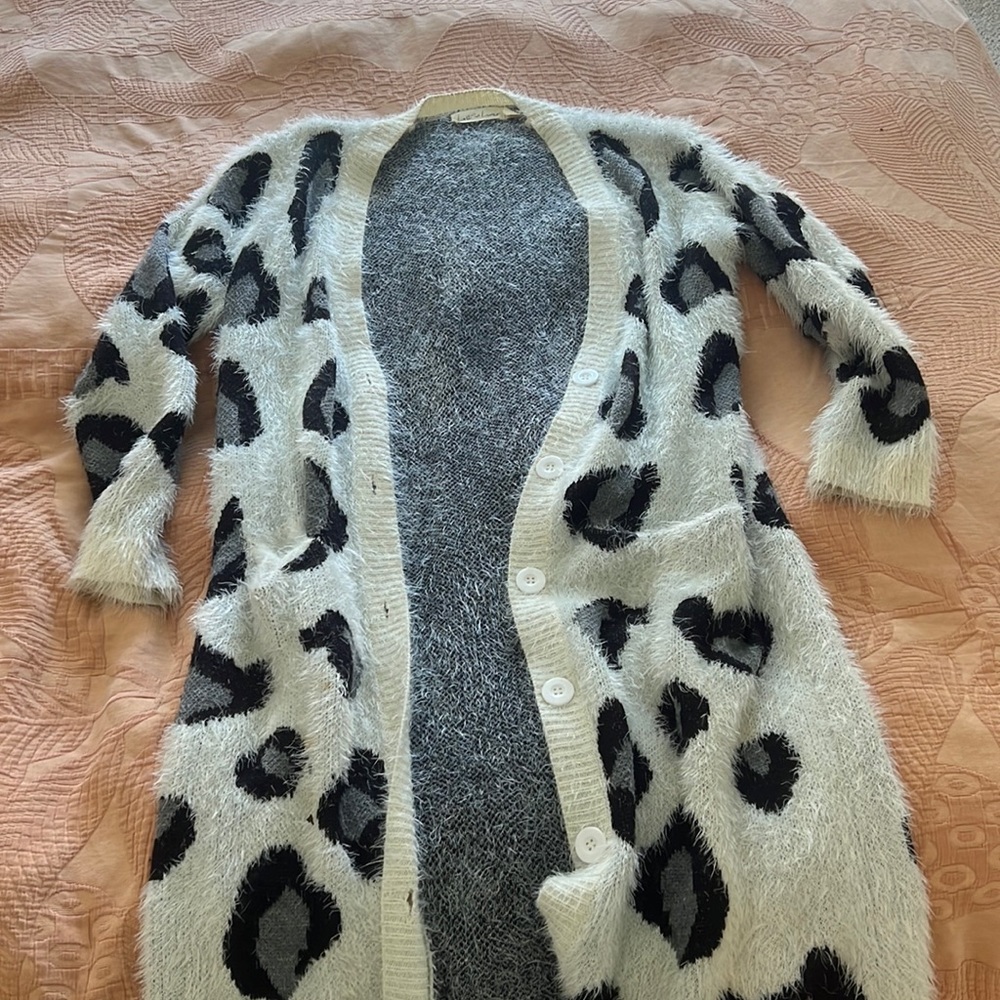 Lost in Lunar Cardigan - Picture 1 of 3